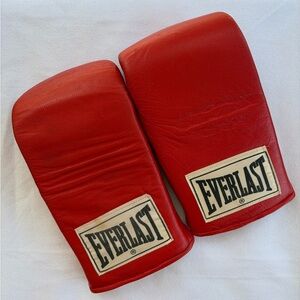 Everlast Classic Red Training Gloves